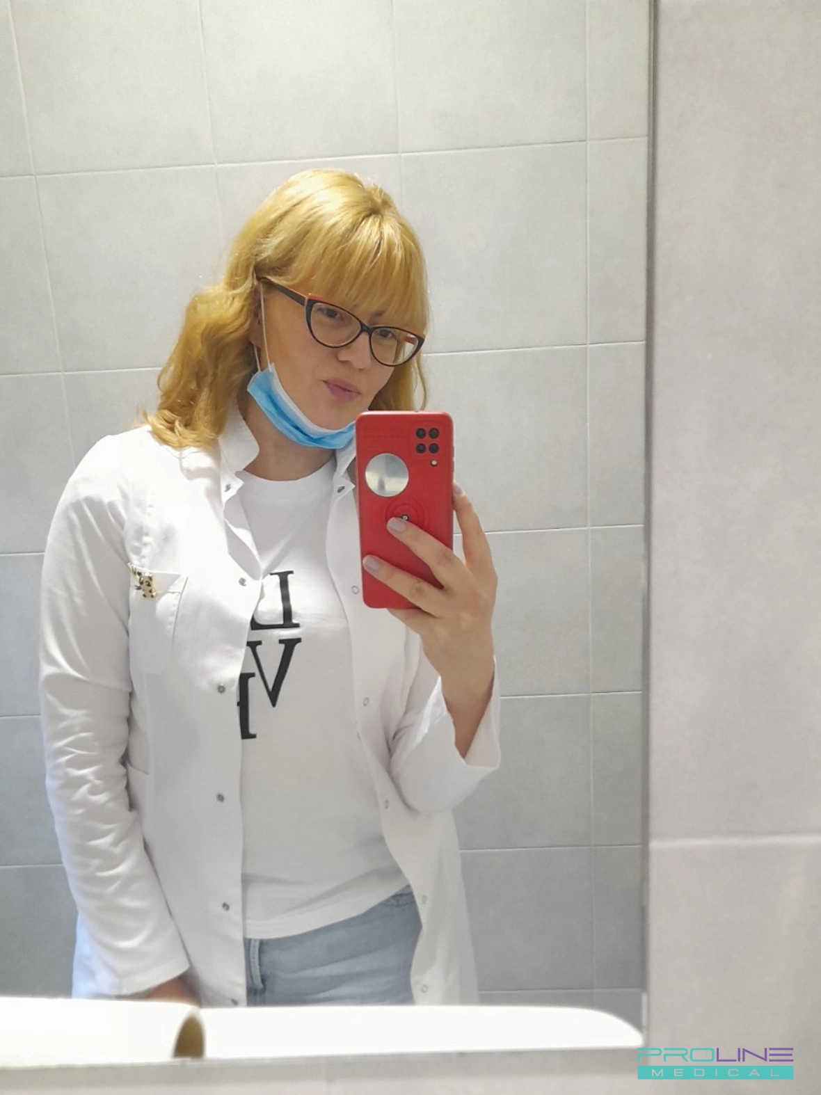 MEDICINSKA UNIFORMA – PROFESIONALNA RADNA ODEĆA ZA LEKARE I MEDICINSKE SESTRE